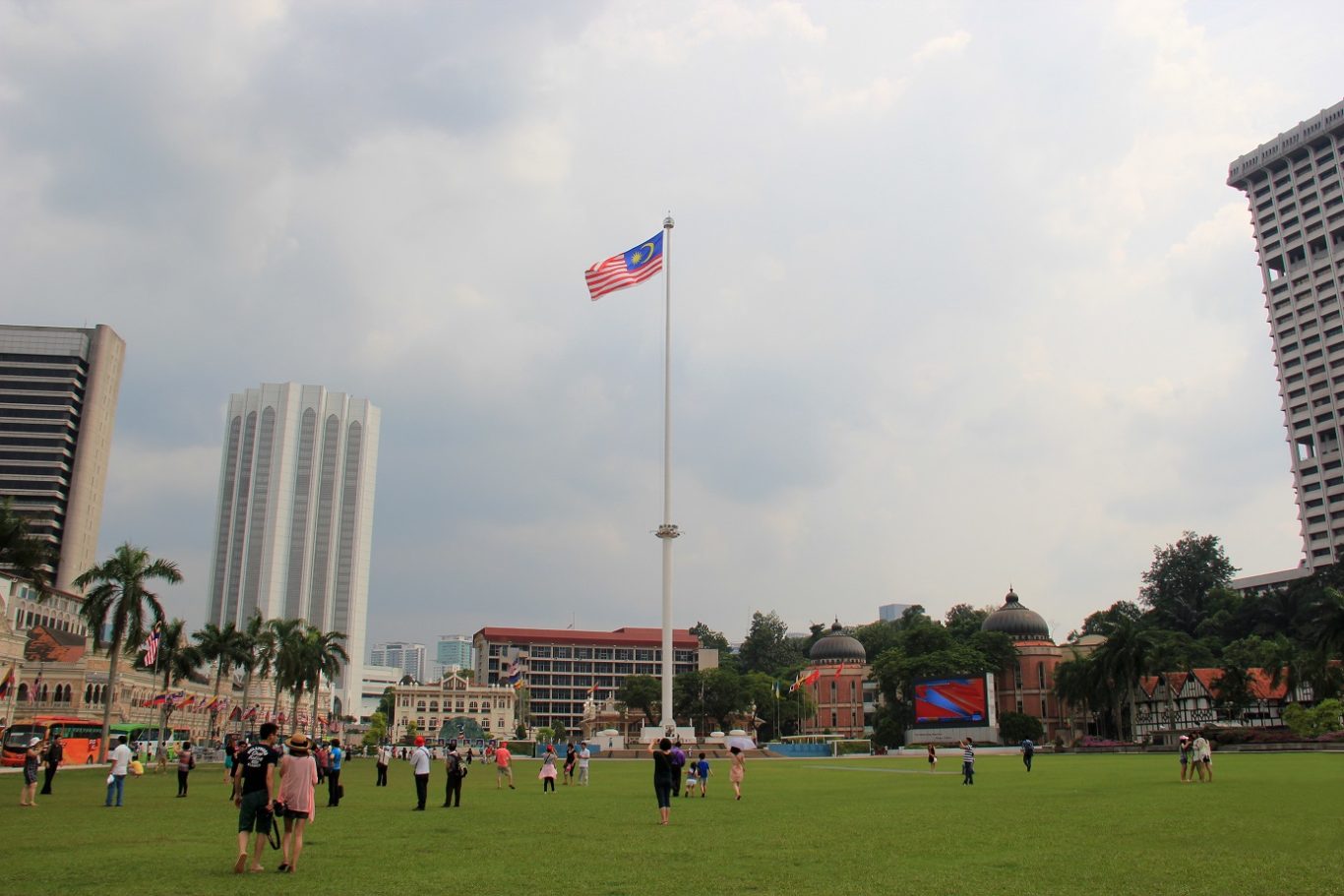 围绕默迪卡广场的马来西亚生活
